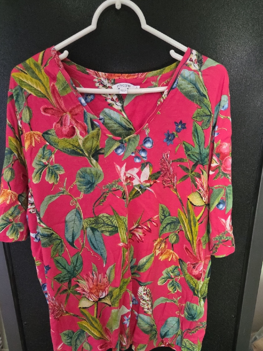 Chico's Hot Pink Floral V-Neck Short Sleeve Top